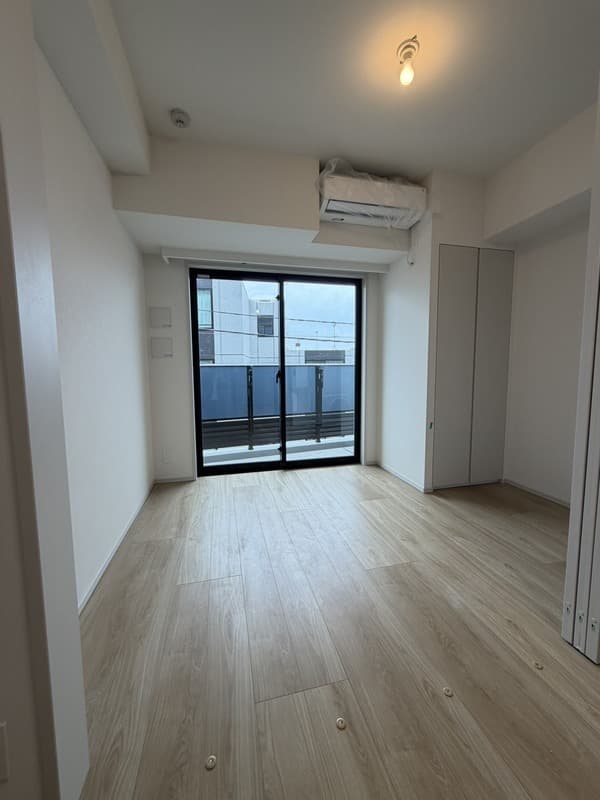 Room image 8