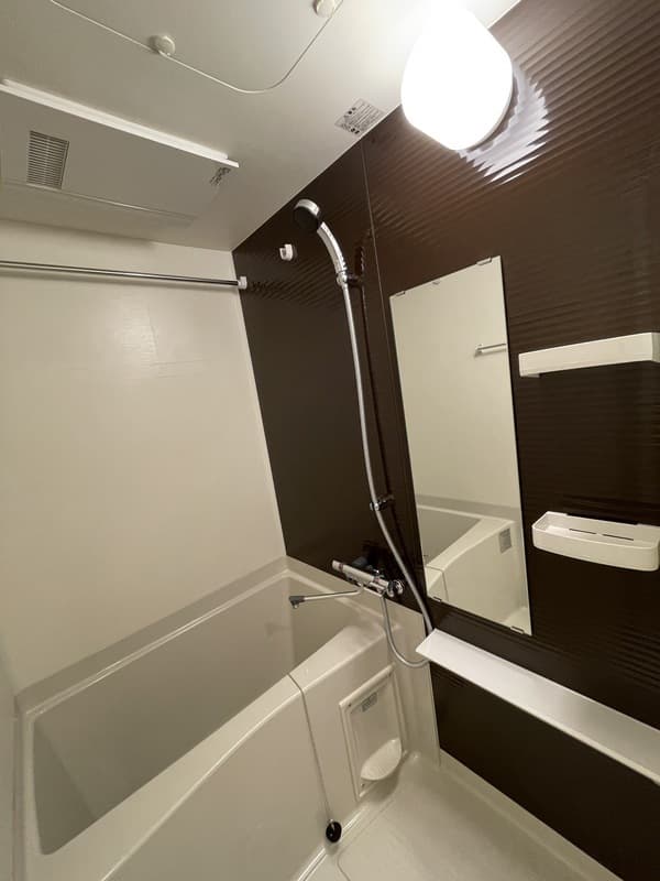 Room image 8