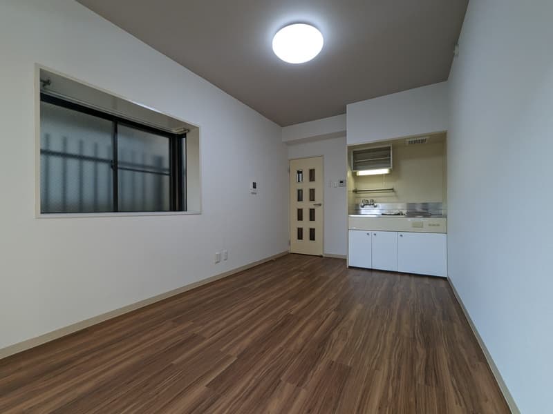 Room image 9