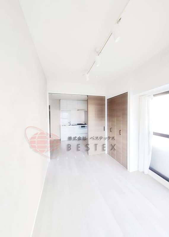 Room image 12