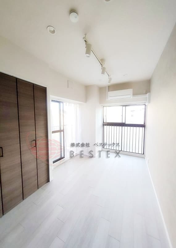 Room image 13