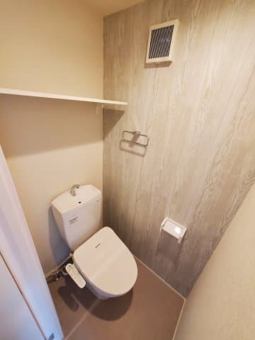 Room image 8