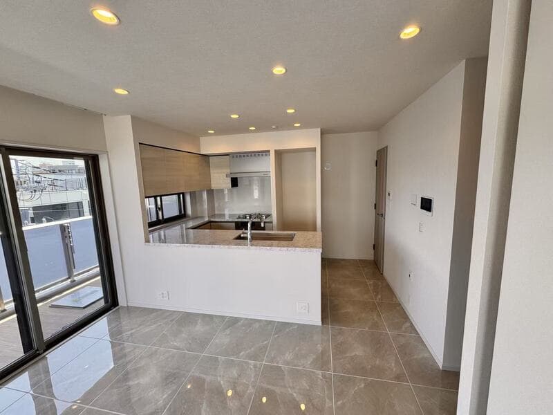 Room image 9
