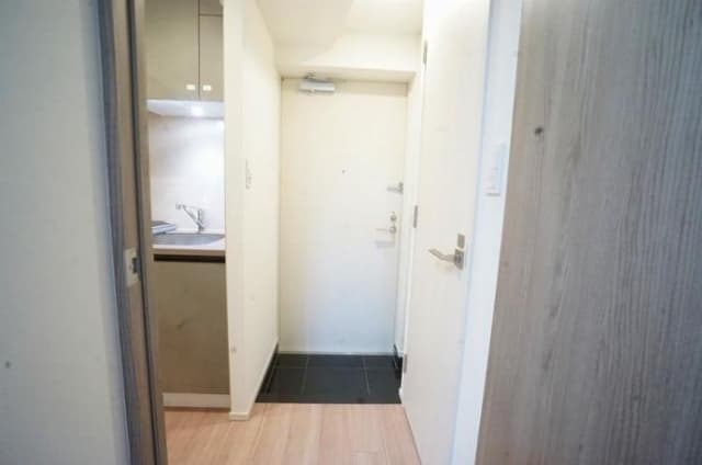 Room image 11
