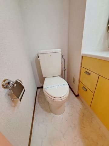 Room image 8