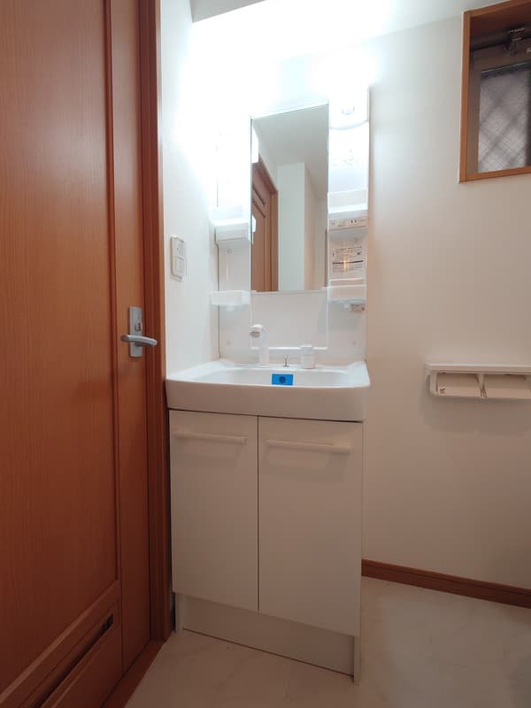 Room image 12