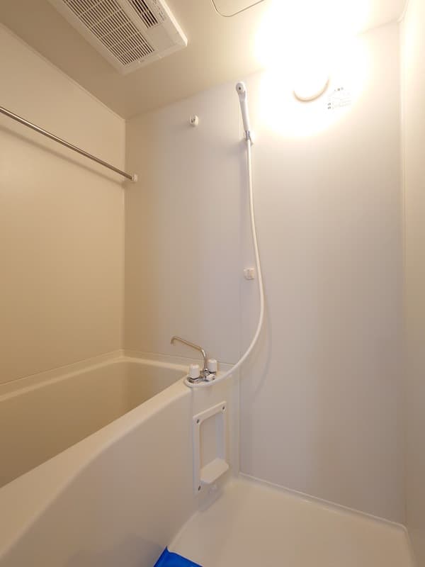 Room image 16