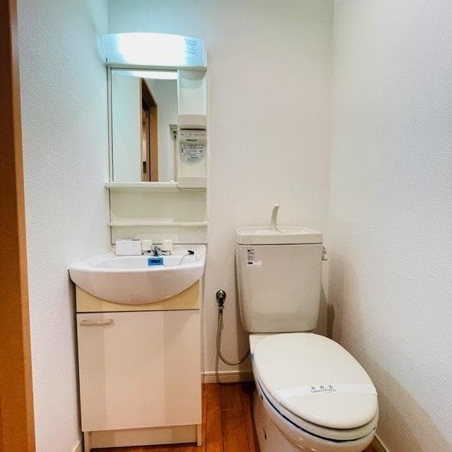 Room image 11