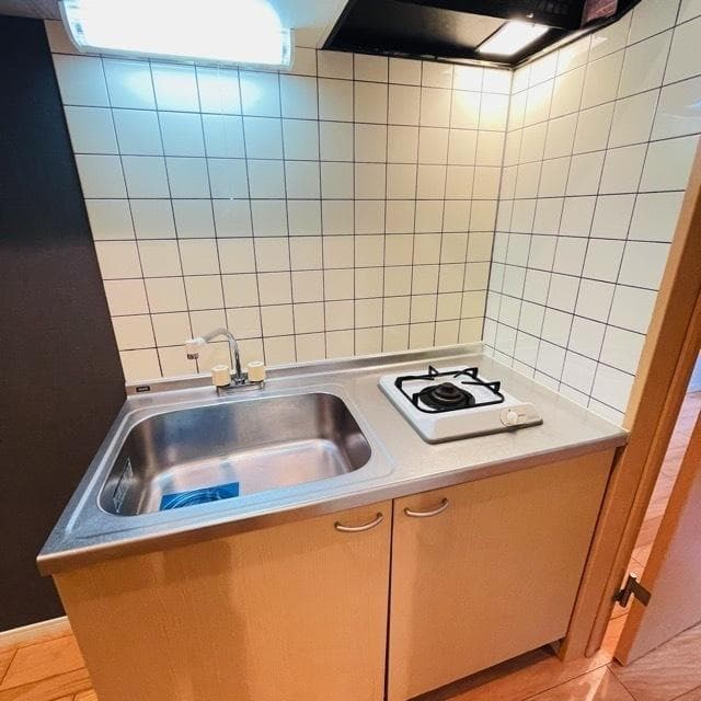 Room image 8