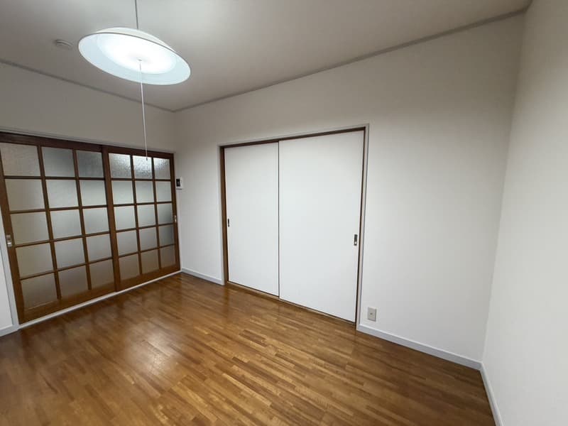 Room image 15