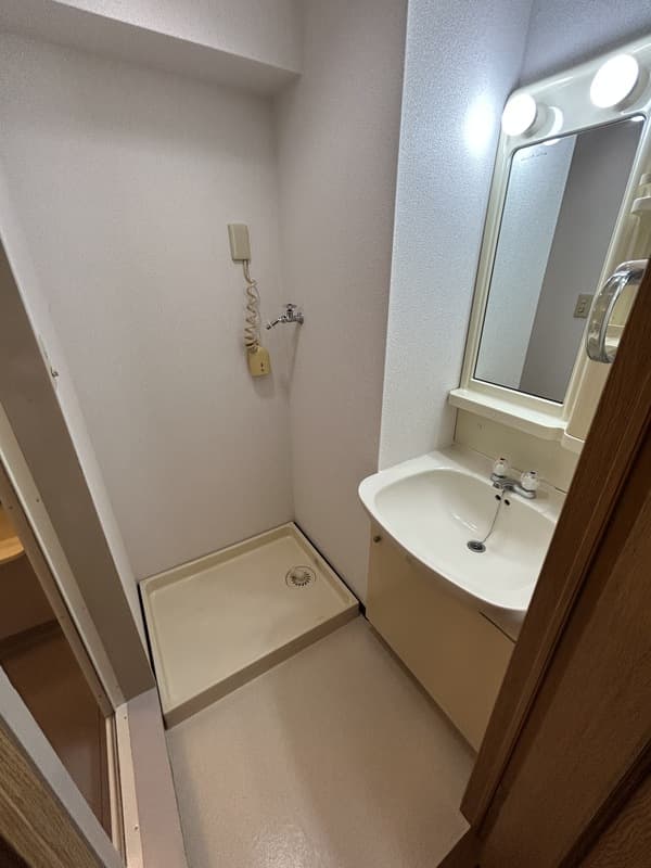 Room image 12
