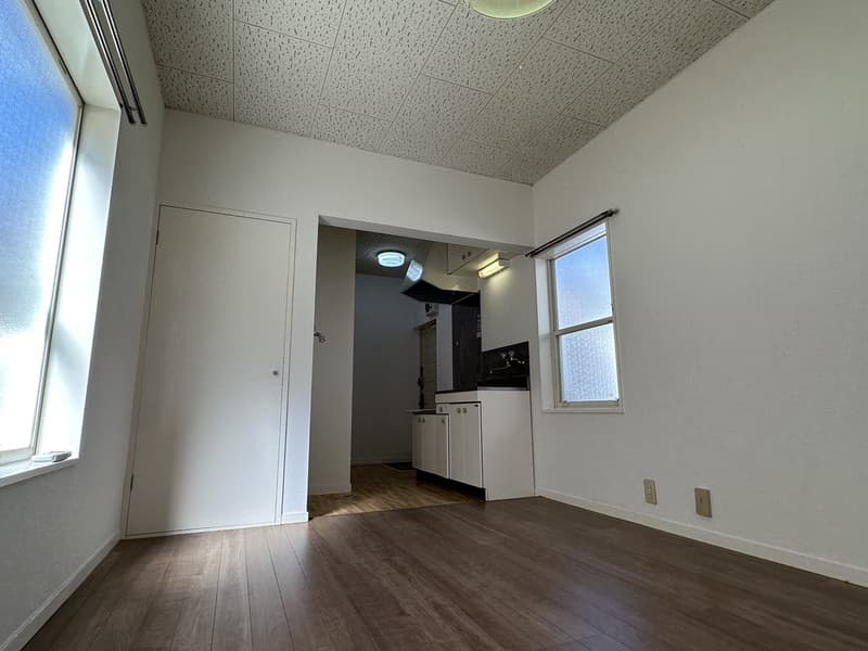 Room image 10