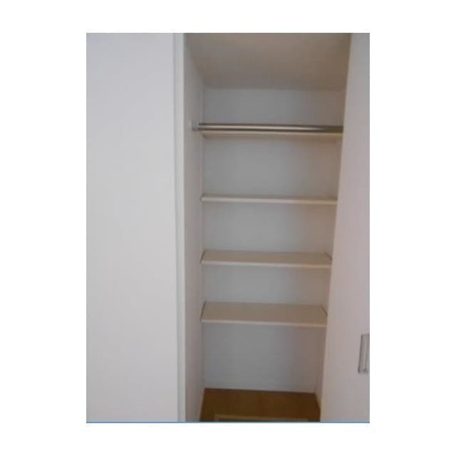 Room image 12