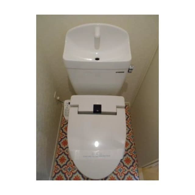 Room image 15
