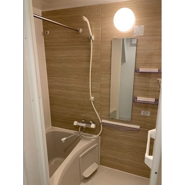 Room image 13
