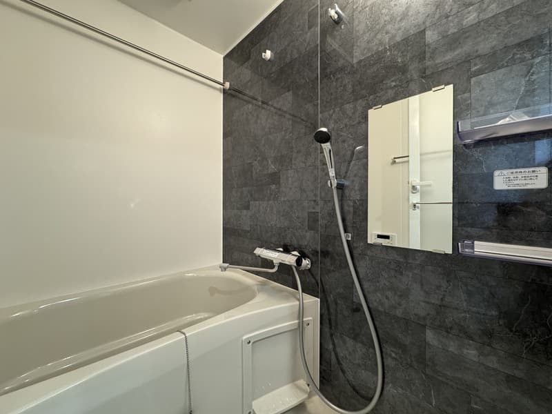 Room image 13