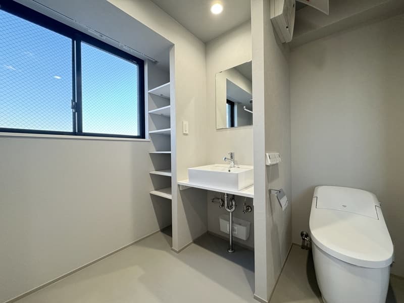 Room image 15