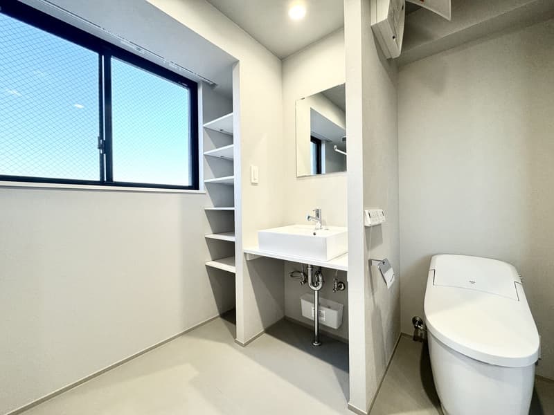 Room image 13