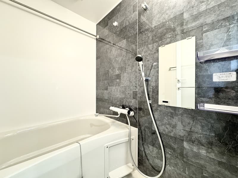 Room image 14