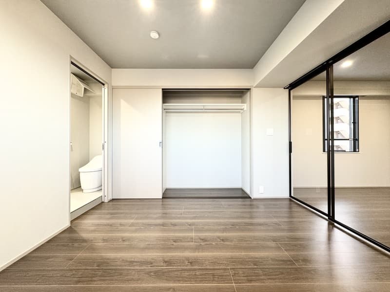 Room image 8