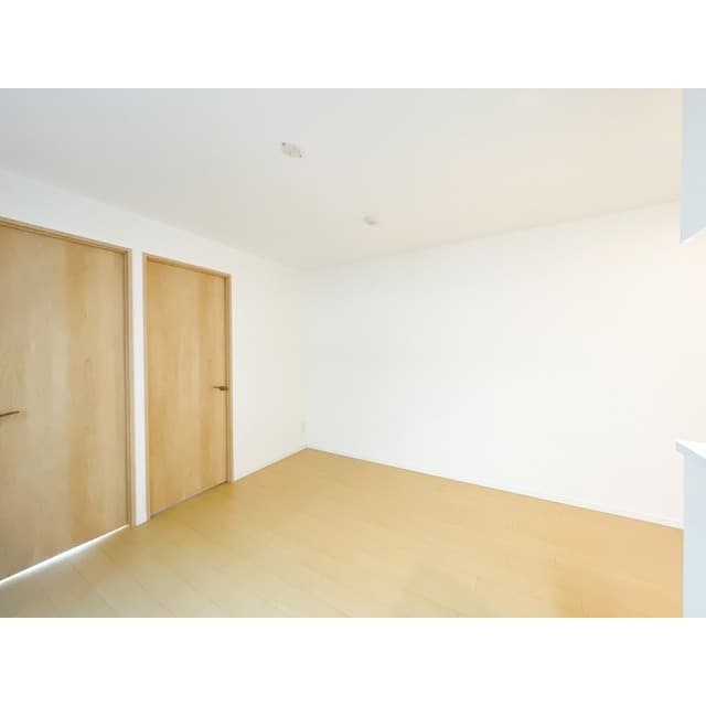 Room image 13