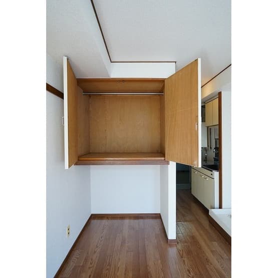 Room image 10