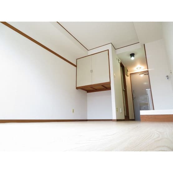 Room image 14