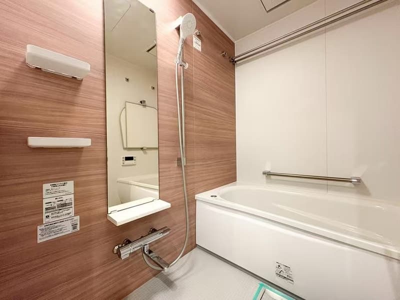Room image 10