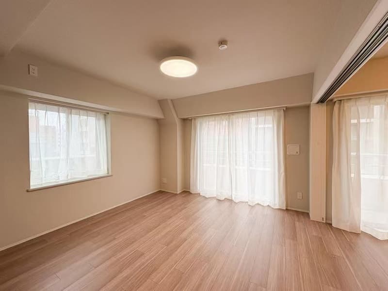 Room image 15