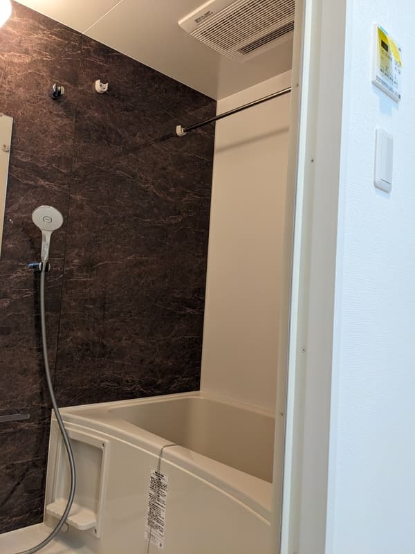 Room image 10