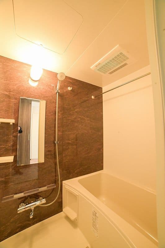Room image 15