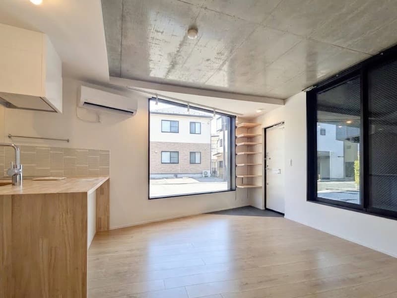 Room image 11