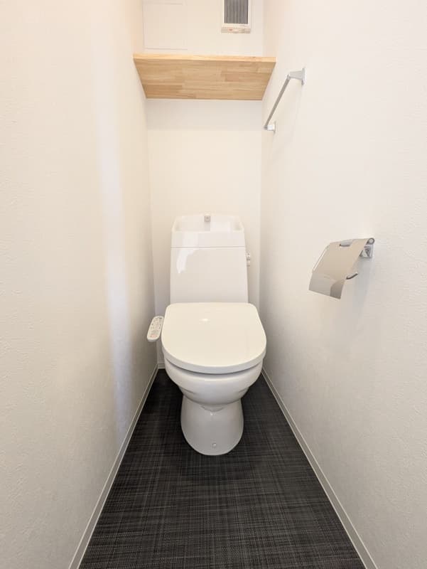 Room image 8