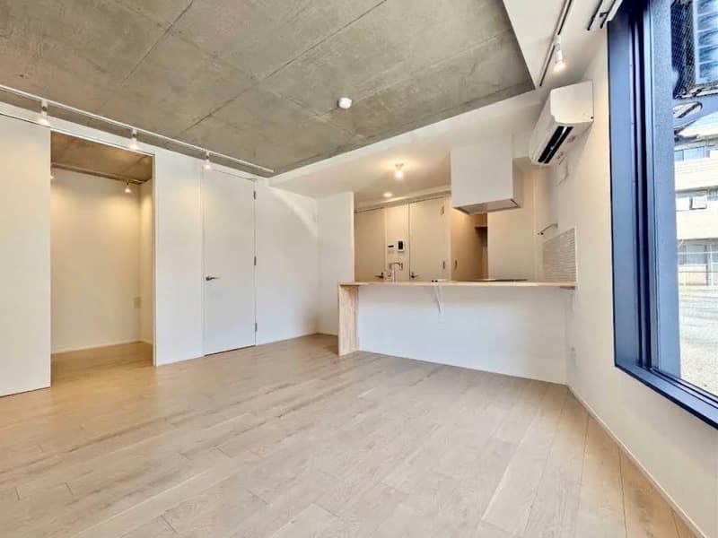 Room image 9