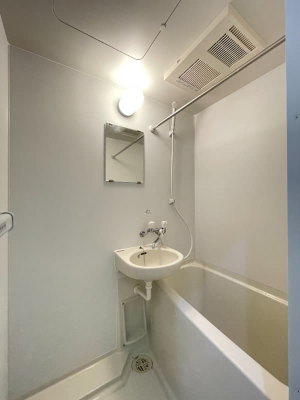 Room image 10