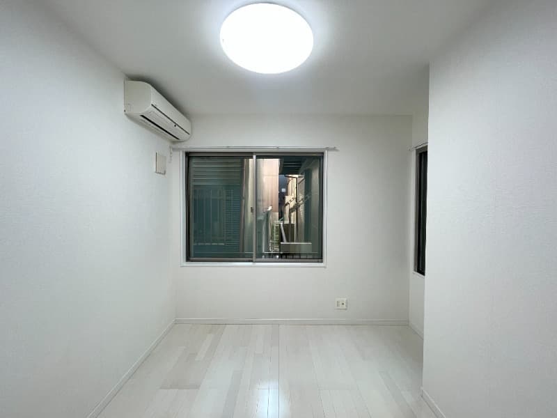 Room image 14
