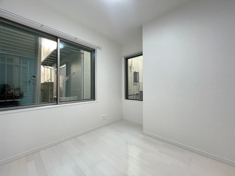 Room image 15
