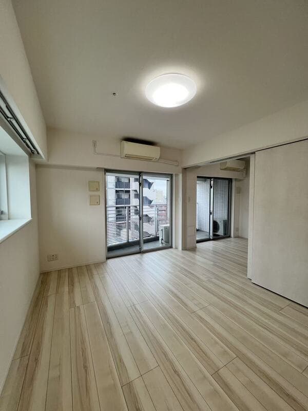 Room image 9