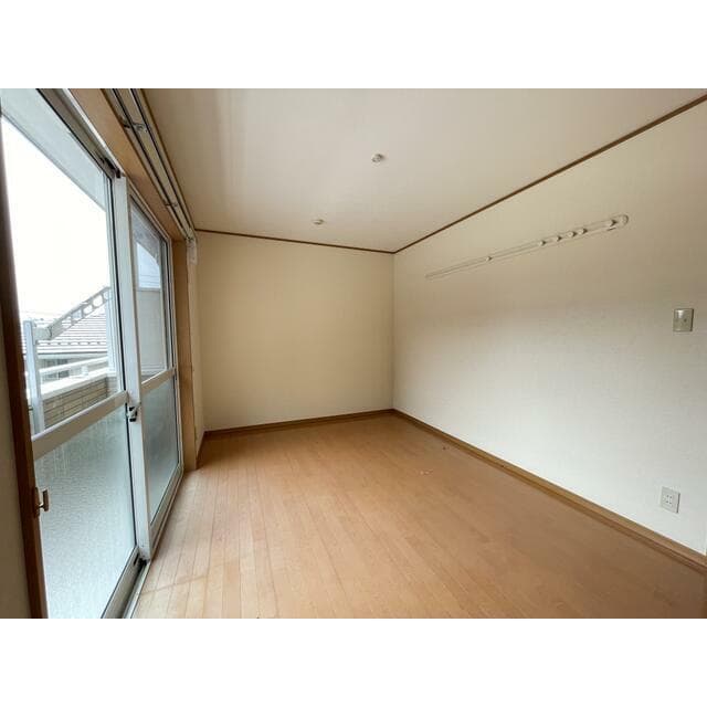 Room image 11