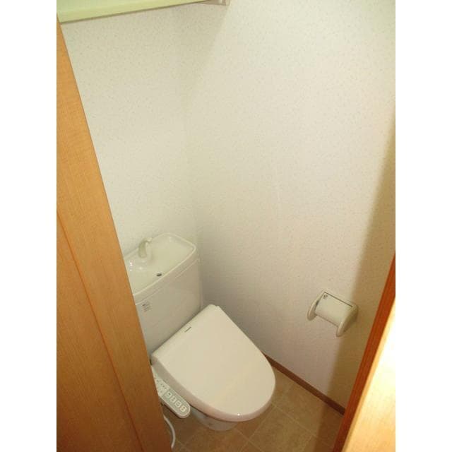 Room image 8