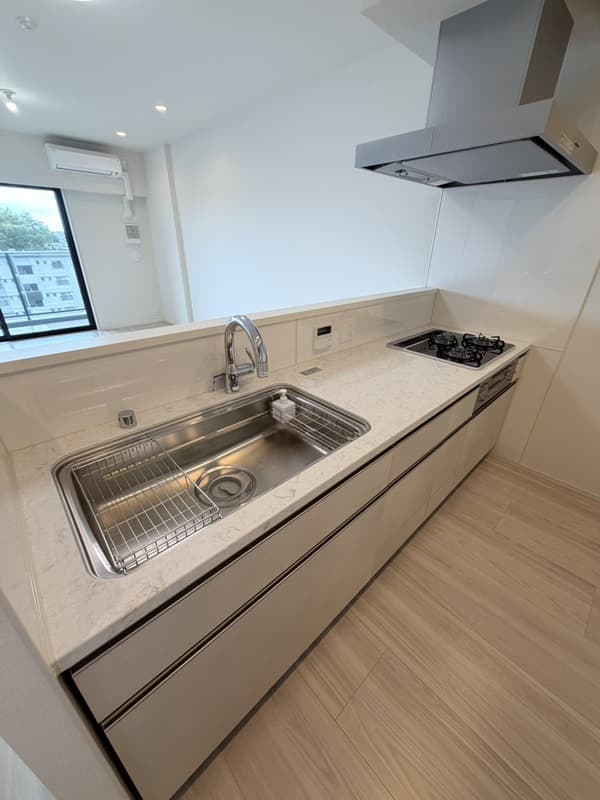 Room image 9