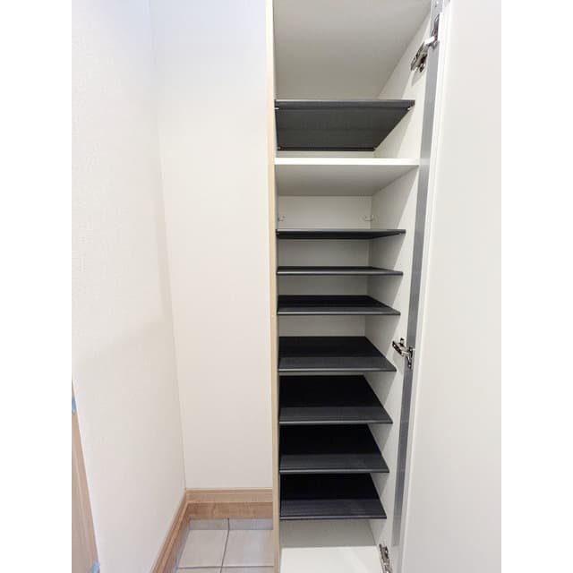 Room image 13