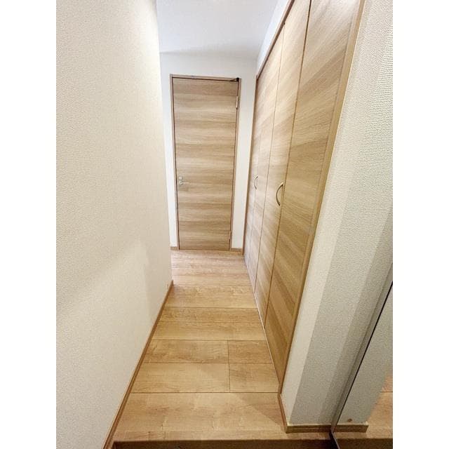 Room image 15