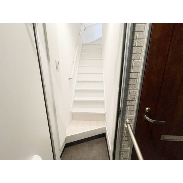 Room image 12
