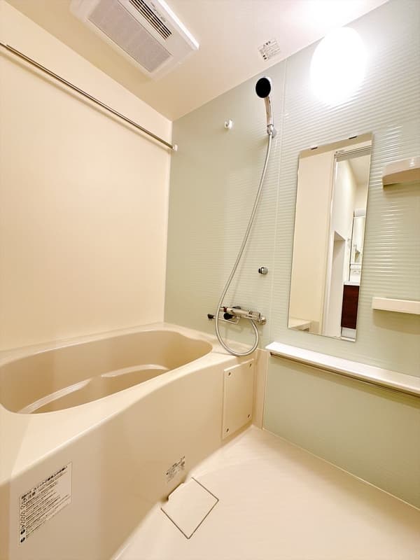 Room image 11