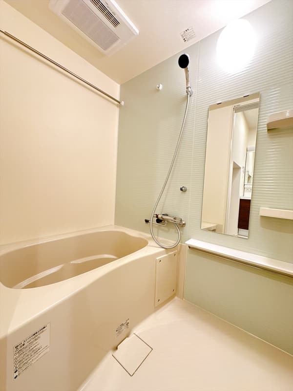 Room image 11