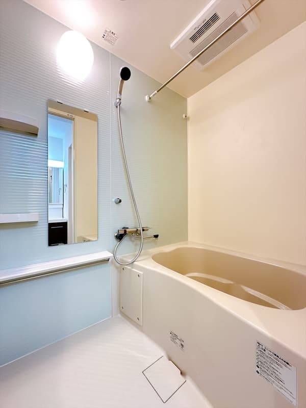 Room image 12