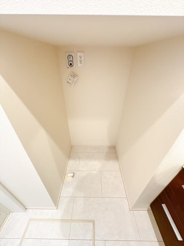 Room image 13