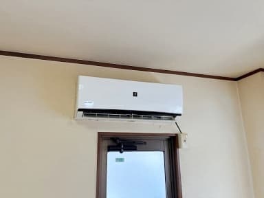 Room image 8