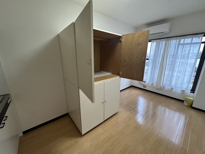 Room image 8